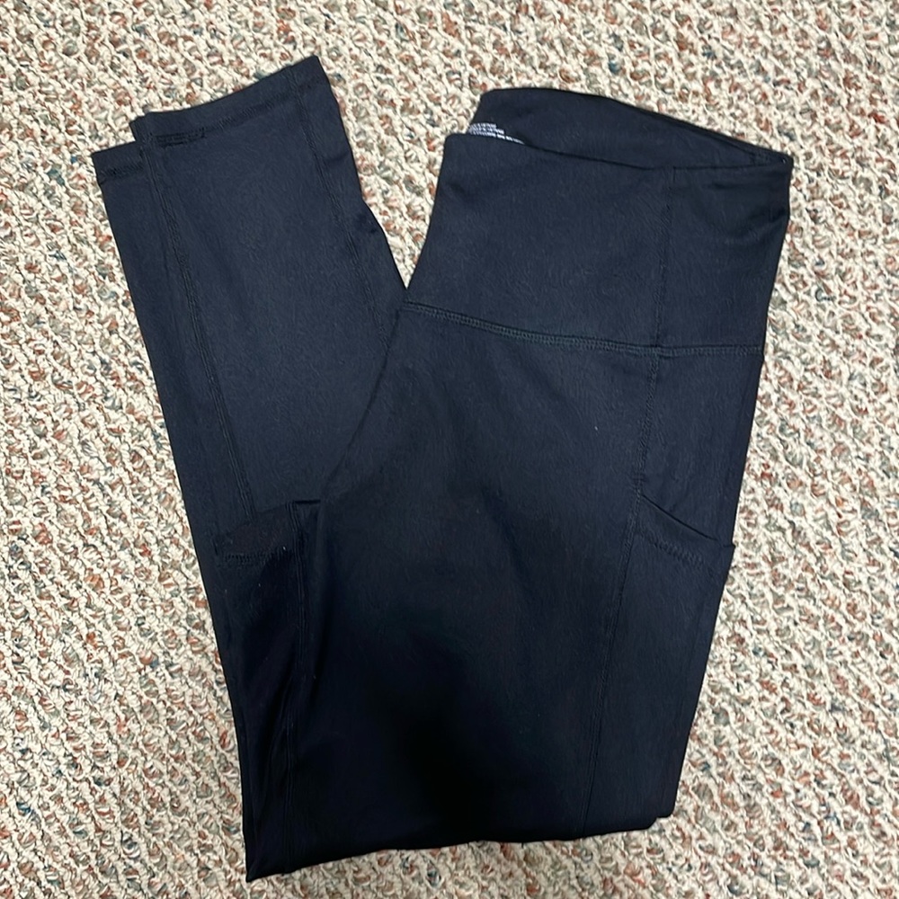 Zella black Capri leggings